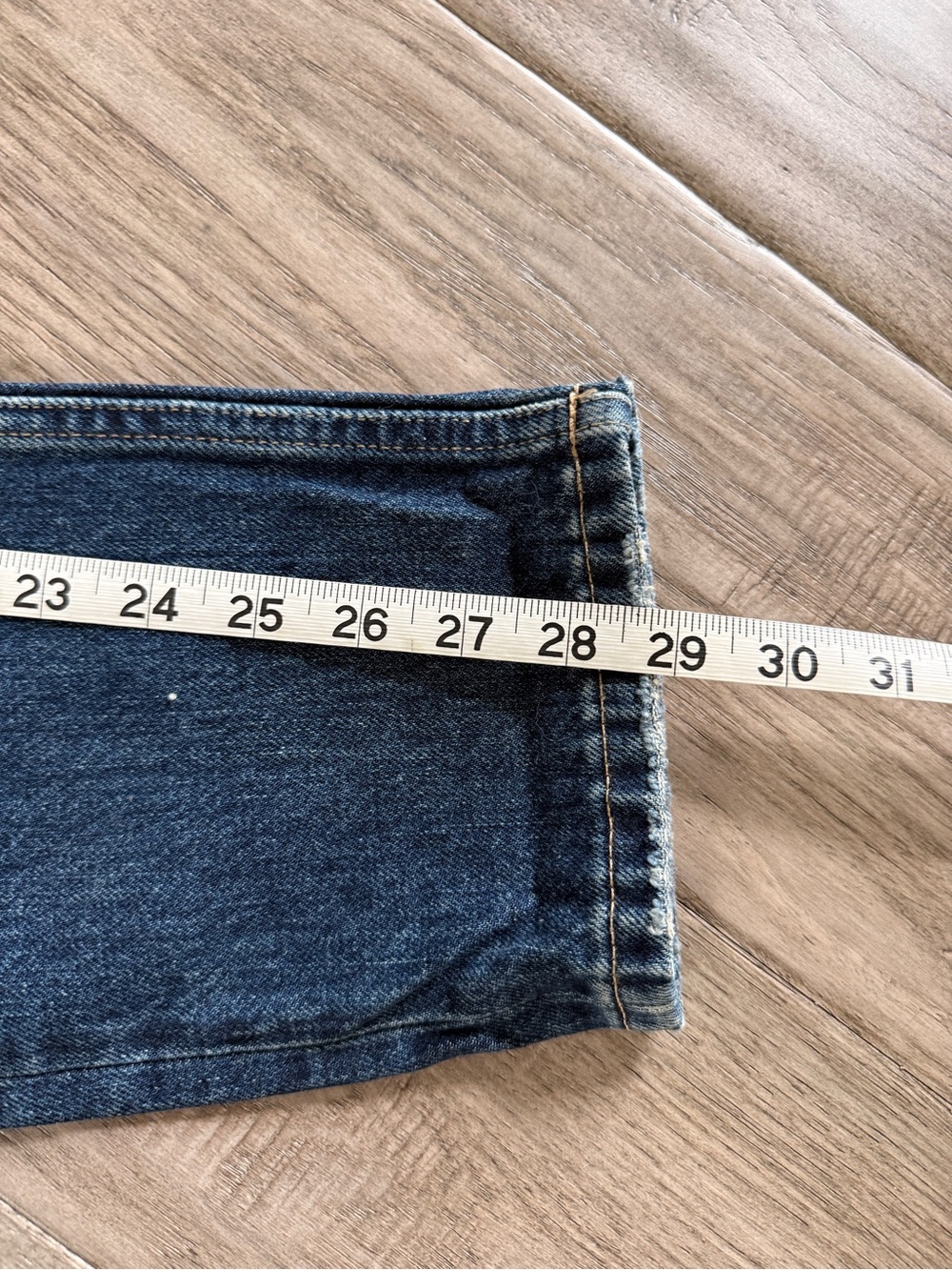 Everlane Distressed Cheeky Jean 25R - Picture 9 of 12
